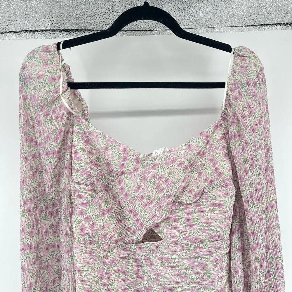 ASTR The Label Crinkle Plisse Purple Ditsy Floral Front Wrap Top Medium Long Sle